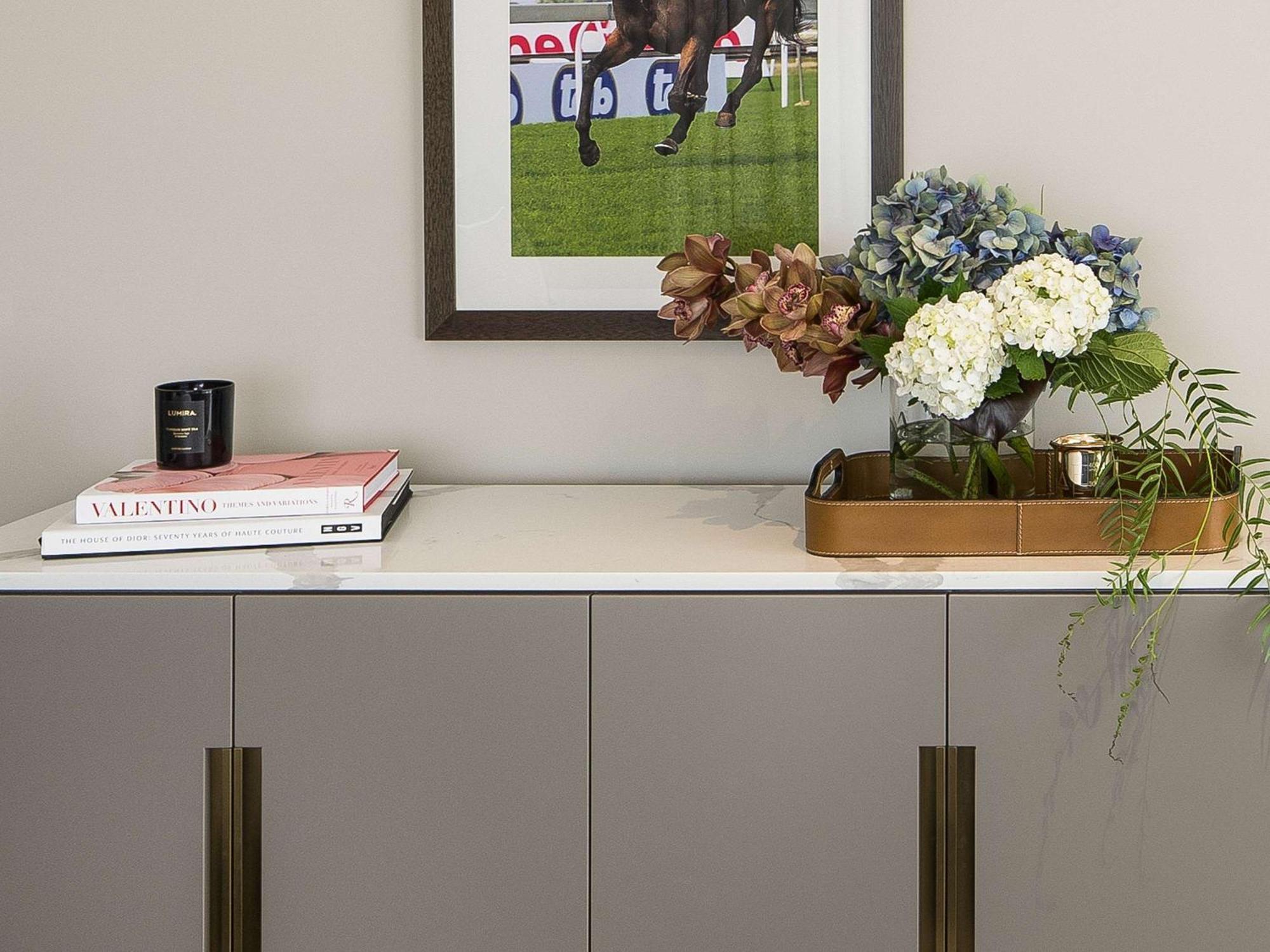 The William Inglis Mgallery Warwick Farm Eksteriør bilde A sideboard