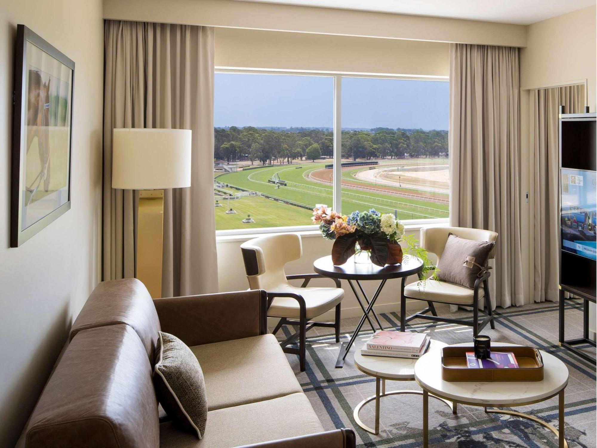 The William Inglis Mgallery Warwick Farm Eksteriør bilde A suite at the Saratoga Race Course